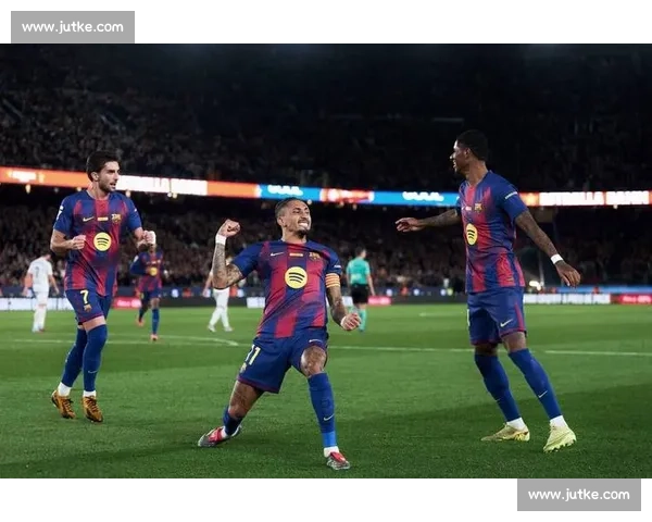 世纪对决再燃诺坎普巴萨皇马巅峰之战全景回顾激情瞬间与历史意义深度解析